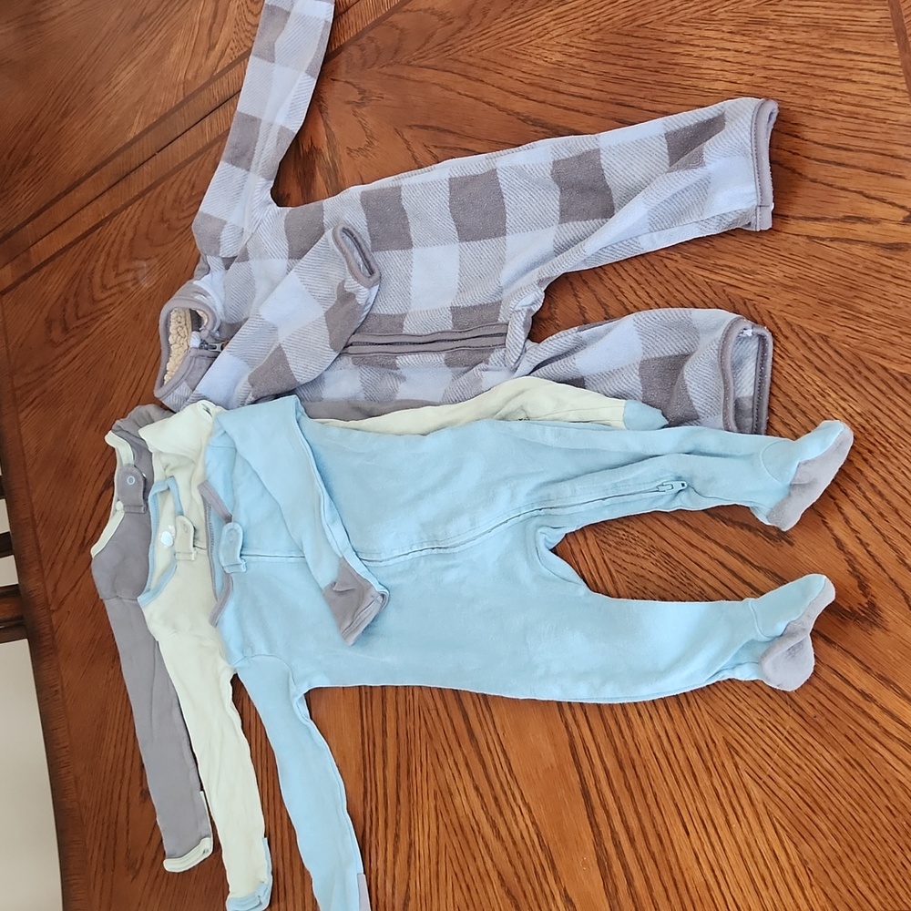 4 Carters And Clould Island Baby footsies + bonus- various sizes/brands